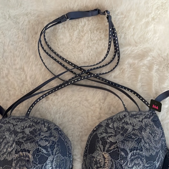 BRAND NEW La Senza bra - Beyond Sexy Model size 36A - blue/metallic silver lace - Picture 3 of 5